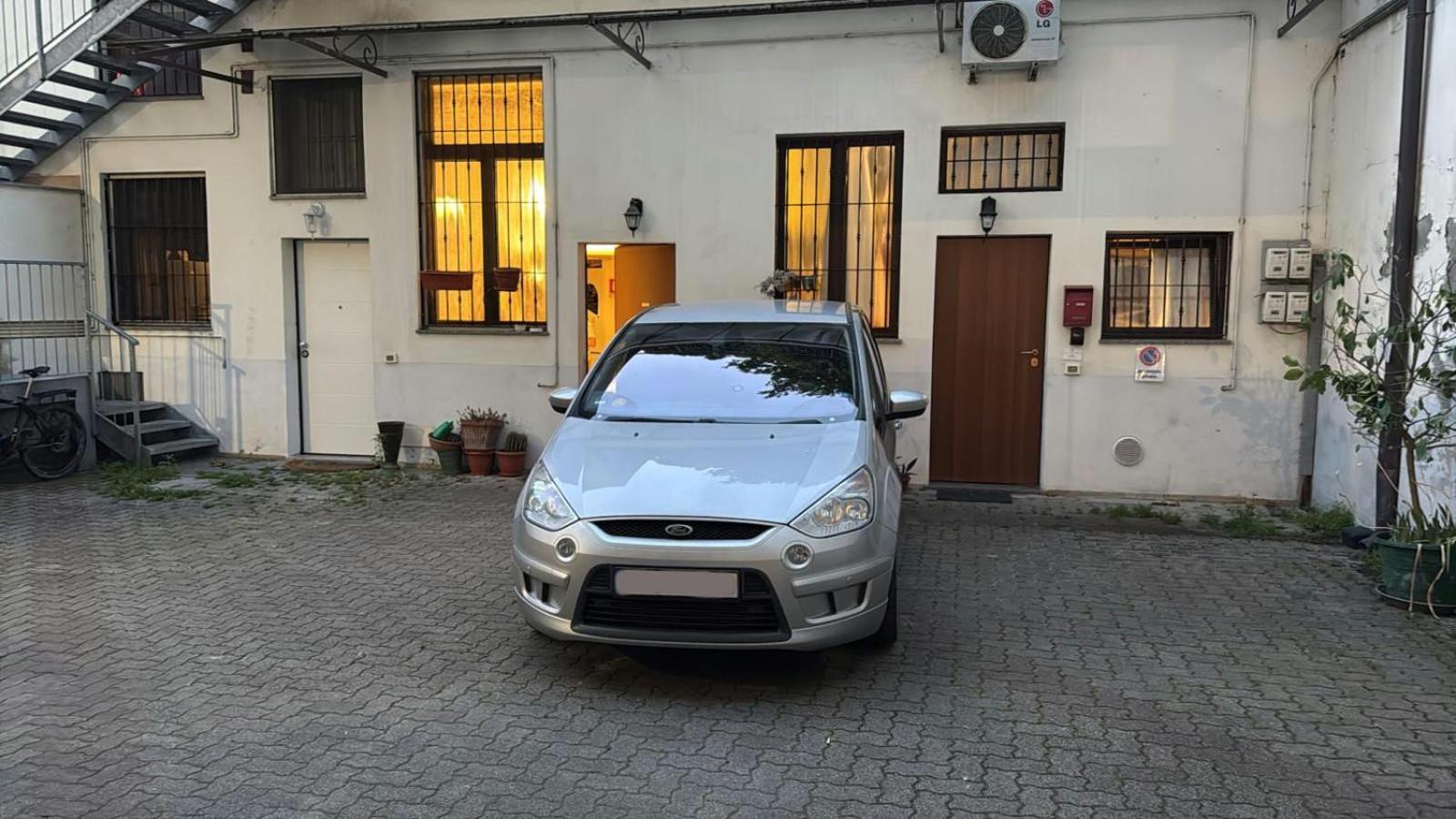 La Casa Nel Cortile-Free Parking Apartment Milano Exterior foto
